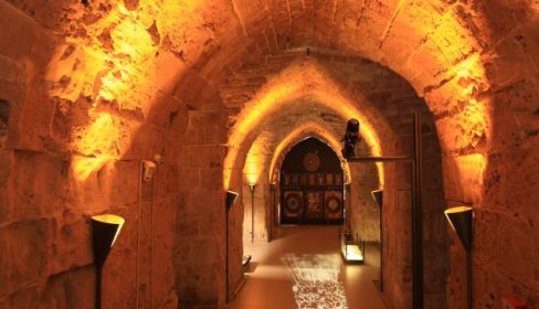 תמונה של אביר קולי: "להציל את חבצלת" באולמות האבירים - למטייל בישראל (טיולי)