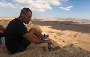 צפו: שביל ישראל במדבר בגרסת לונלי פלג (3)