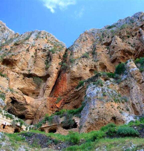 תמונה של מקרני חיטין למצוק הארבל: שני מסלולים קצרים שמתחברים לטיול ארוך - למטייל בישראל (טיולי)