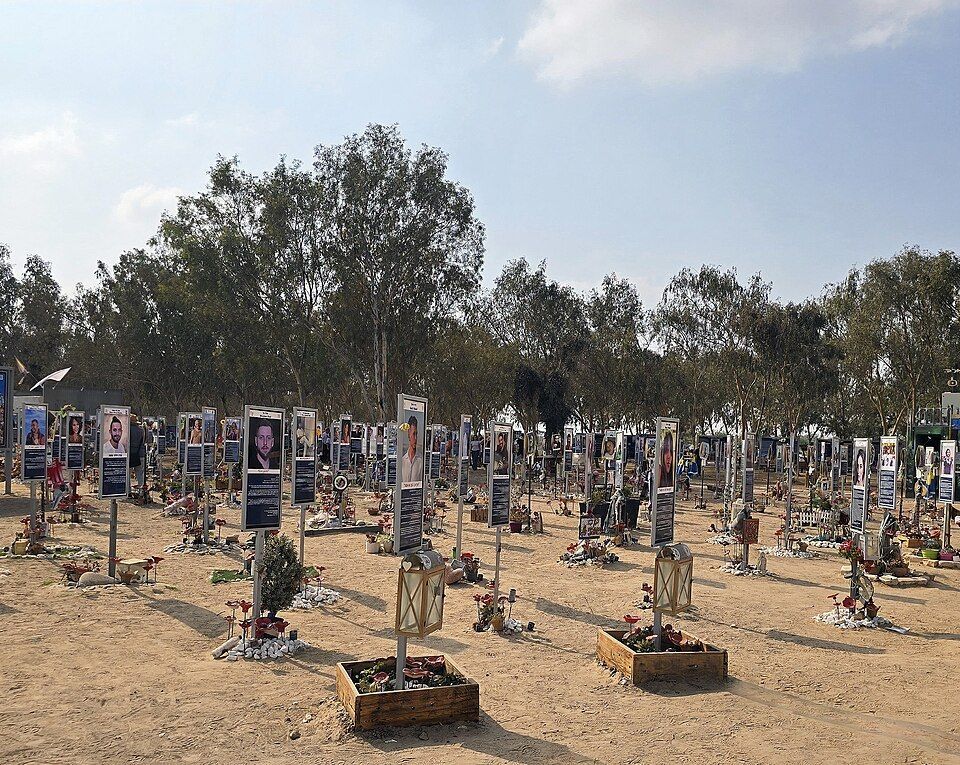 אתר ההנצחה לנרצחי הנובה, חניון רעים | צילום:&nbsp;ישראל פרקר, מתוך אתר פיקיויקי
