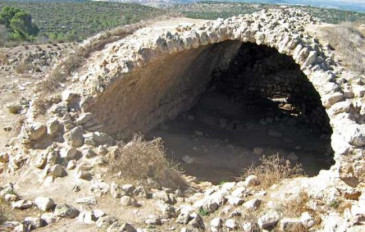 חורבה, מעיין ונופי הרים בשלוחת בית עיטאב (2)