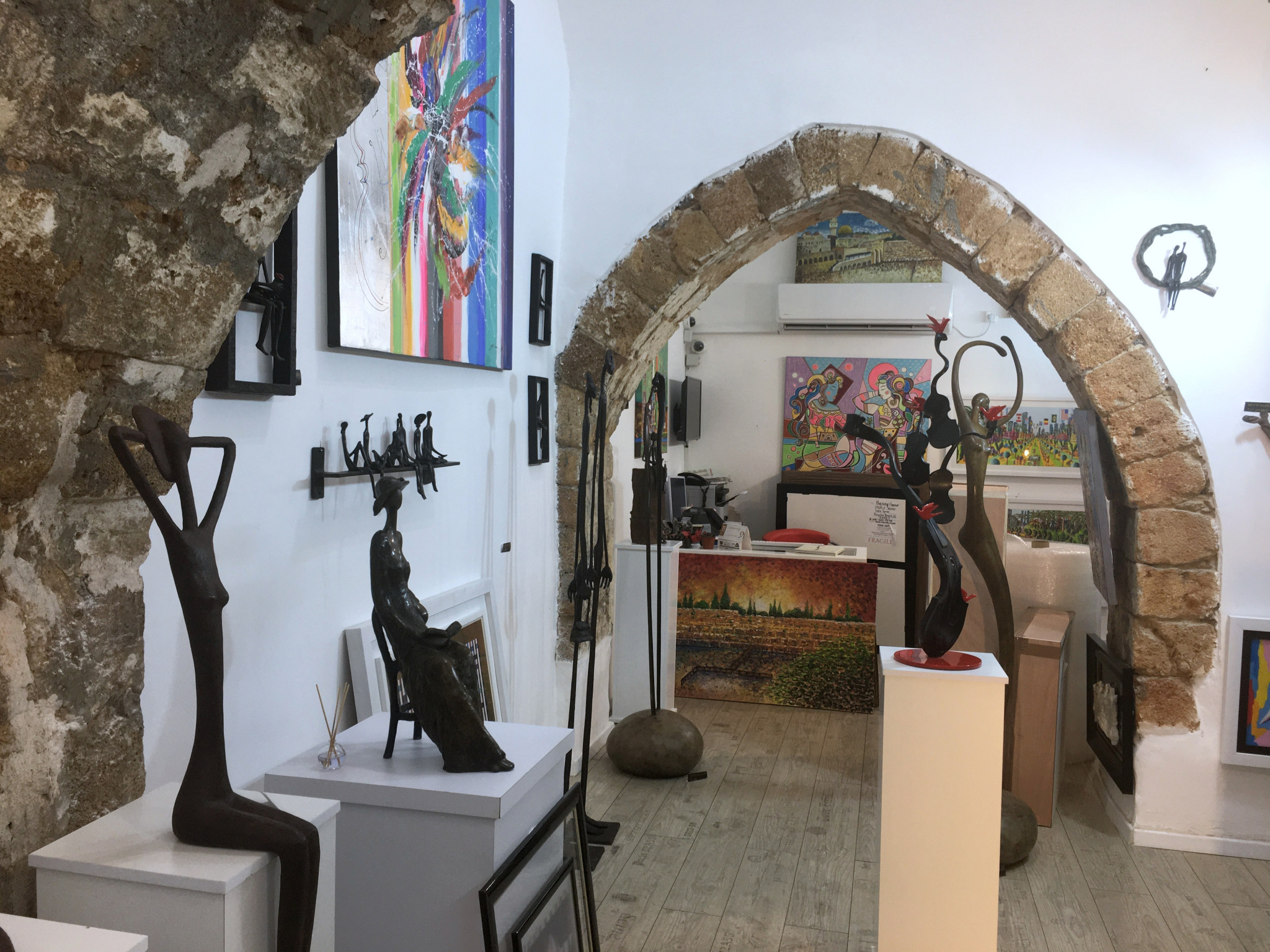 גלריה בבאזר הטורקי בעכו העתיקה, צילום: שיר בהר