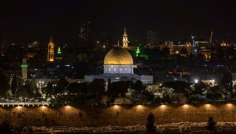 לטייל בעקבות האור: מסע לילי בין אתרים ובניינים מוארים בירושלים (1)