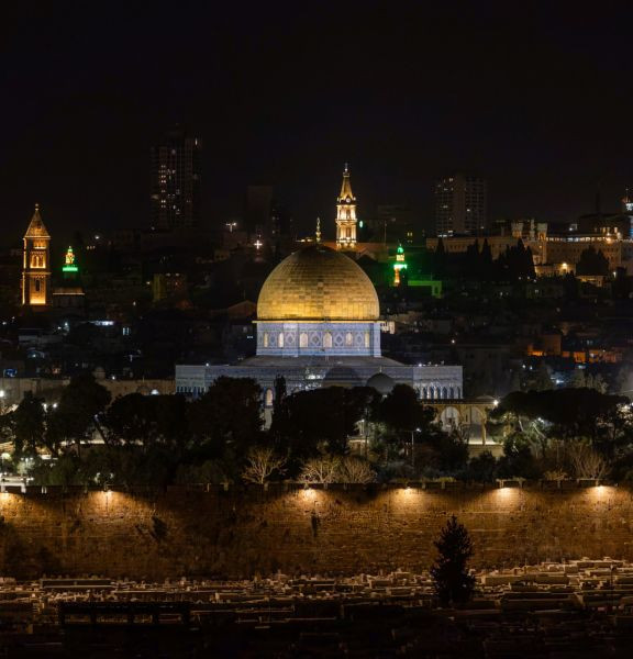 תמונה של לטייל בעקבות האור: מסע לילי בין אתרים ובניינים מוארים בירושלים - למטייל בישראל (טיולי)