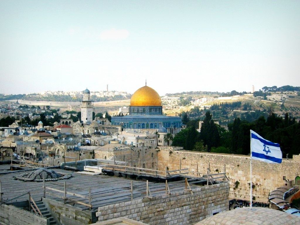 להשקיף על הכותל המערבי מתוך החומות. צילום: עמית להב