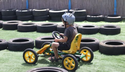 תמונה של משק טל: עגלת קפה וחנות משק עם מבחר פירות וירקות אקזוטיים - למטייל בישראל (טיולי)