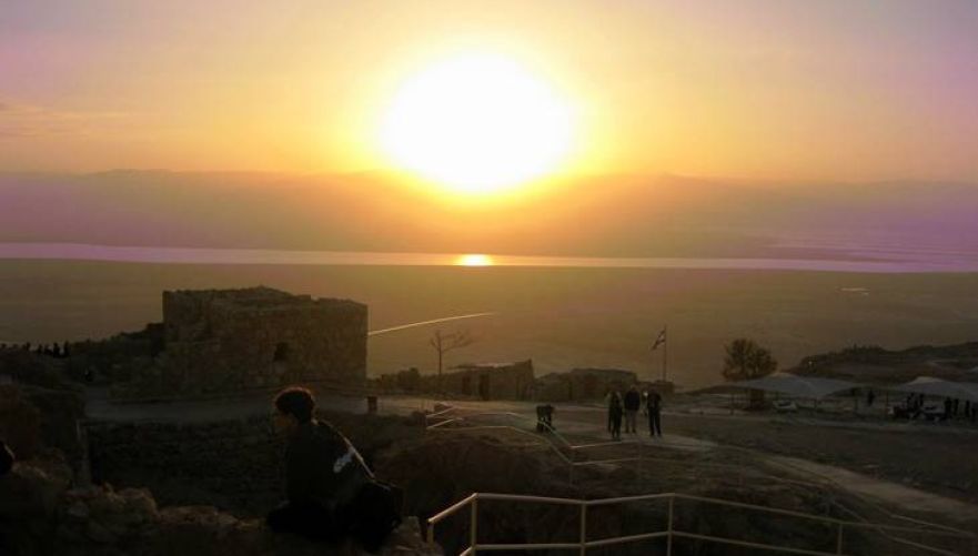 הנוף בזריחה ממצדה | צילום: עמית להב