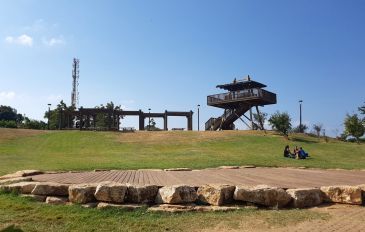 מגדל התצפית ליד נחל אלכסדנר - בדרך אל הים: טיול לצד אחד הנחלים היפים בשרון | המלצה לסופ