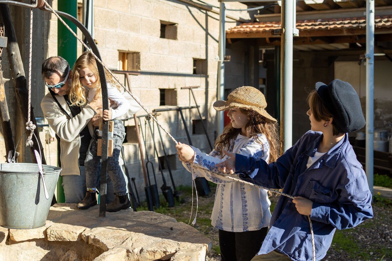חוגגים שבועות במוזיאון העמק. צילום: מיקי פורת