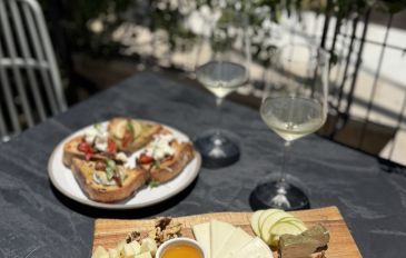 ליטל ווין בר Little Wine Bar: פרדס חנה כרכור (2)