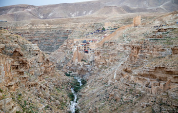 לייל הדלקת נרות במנזר המרסבא (3)