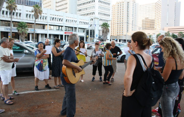 איך עיר נולדה...טיול מזמר בנווה צדק (2)