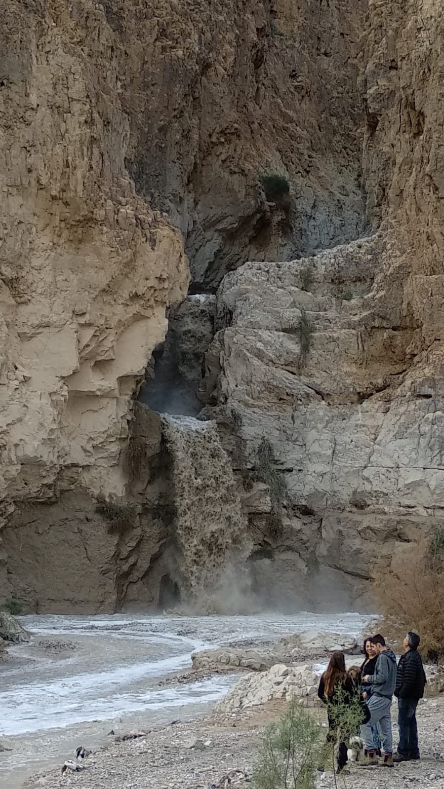 מפל קידרון שוצף | צילום: אלונה גלבוע