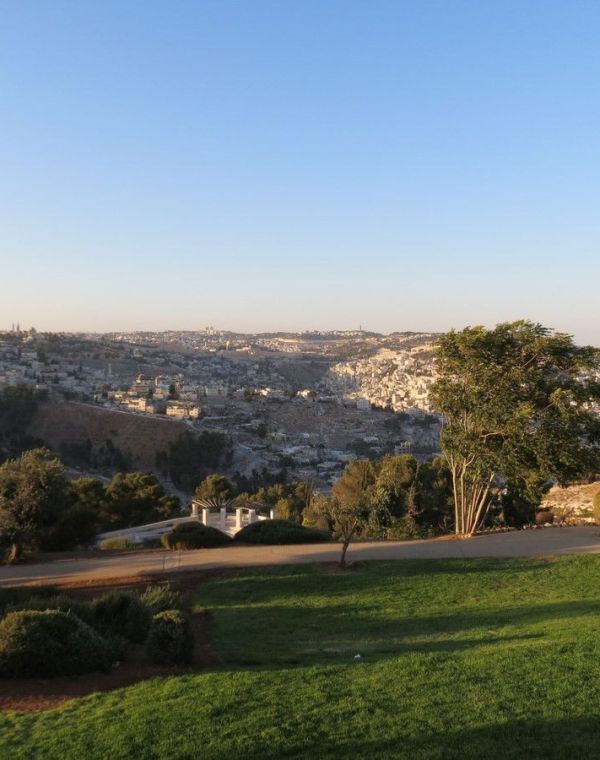 תמונה של טיילת ארמון הנציב - למטייל בישראל (טיולי)