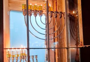 סיורי חנוכיות בירושלים: חוויה של אורות וטעמים לכל המשפחה