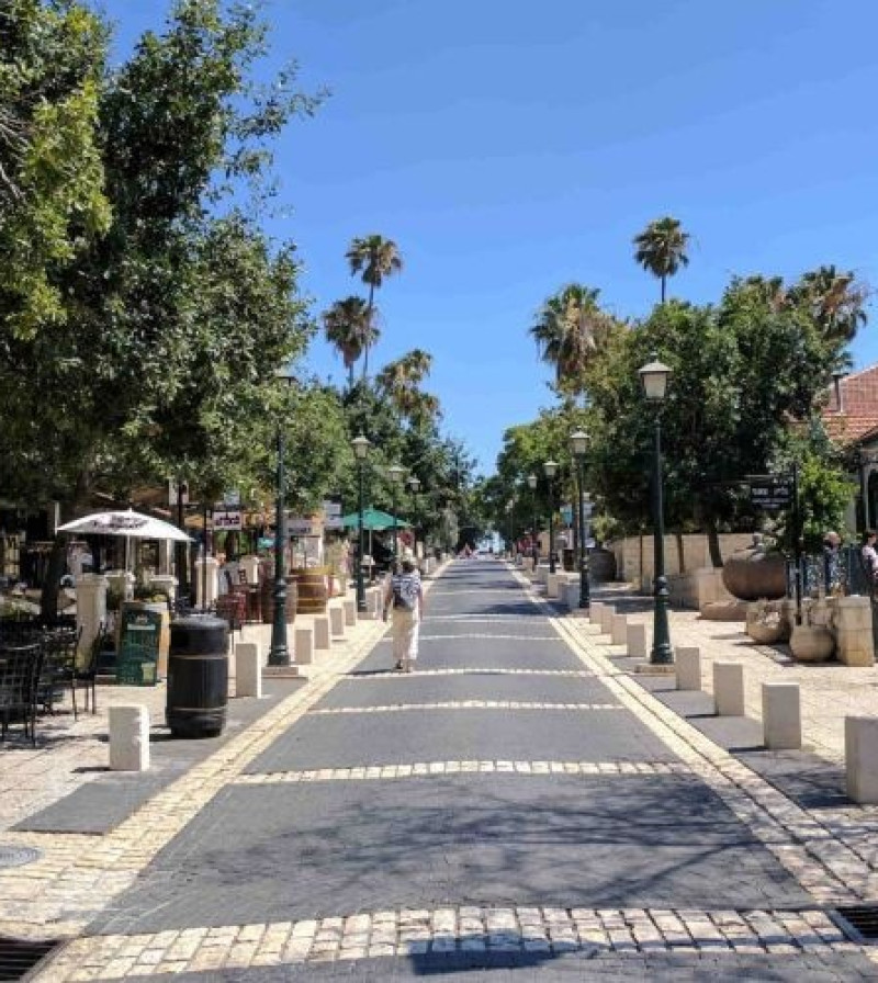 לא עוזב את העיר: 10 מסלולי טיול אורבניים