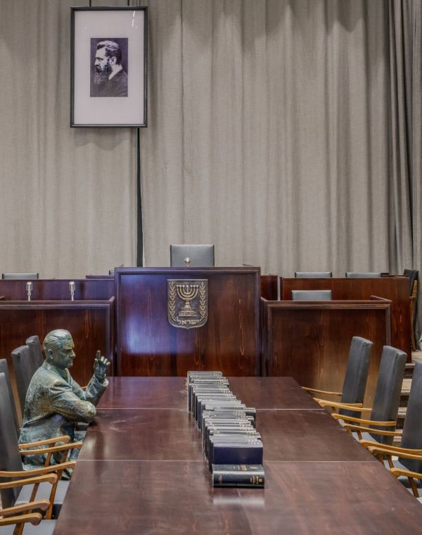 תמונה של סיפורה של המדינה: מוזיאון הכנסת - למטייל בישראל (טיולי)