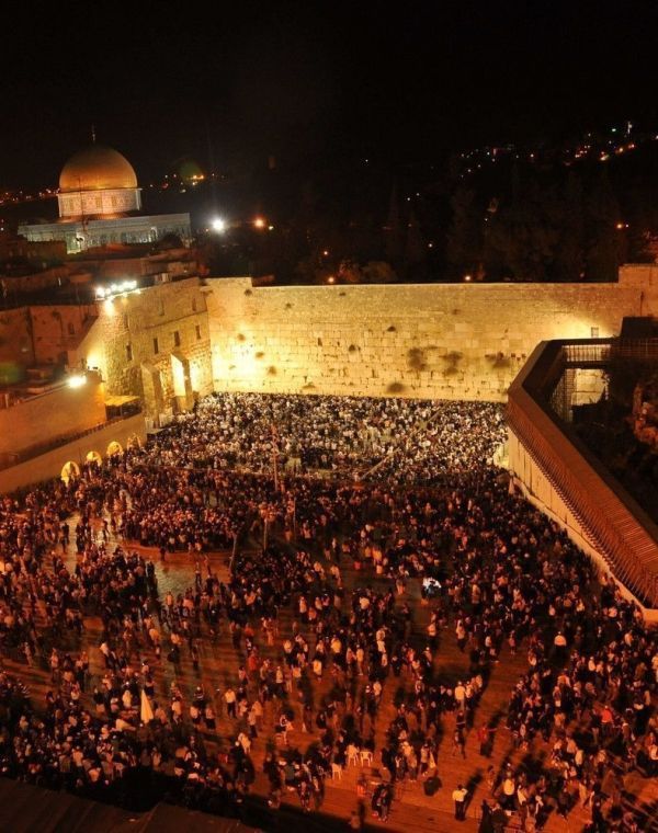 תמונה של מתרגשים בבירה: סיורי סליחות בירושלים - למטייל בישראל (טיולי)