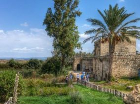 מבצרים, מעיינות ונחלים