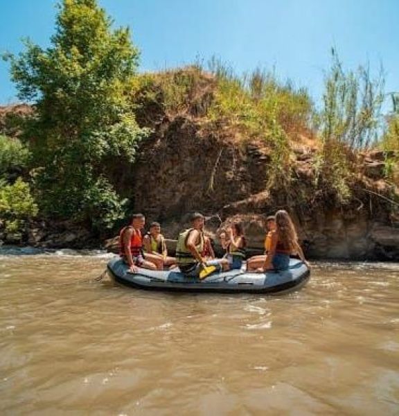 תמונה של רפטינג נהר הירדן: הרפתקאה רטובה לכל המשפחה - למטייל בישראל (טיולי)