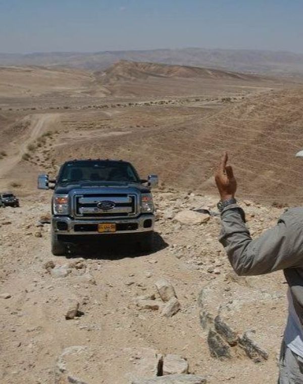 תמונה של משאירים אבק: המדריך לנהג השטח המתחיל - למטייל בישראל (טיולי)