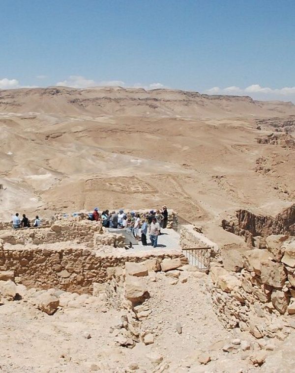 תמונה של המבצר במדבר: ביקור במצדה - למטייל בישראל (טיולי)