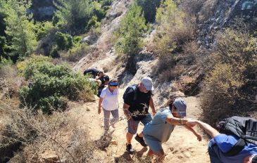 פריטור טיול מים במעיינות יער עמינדב (2)
