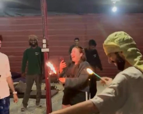 חגיגה עם לבוש מסורתי, רעיון של עבד ואחמד האלופים!