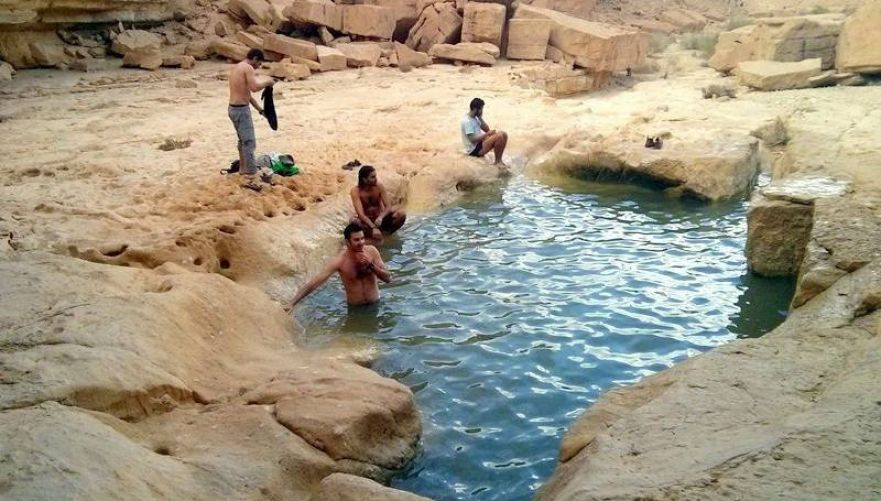 אין כמו טבילה בבריכה טבעית בטבע | צילום: עומר זיו