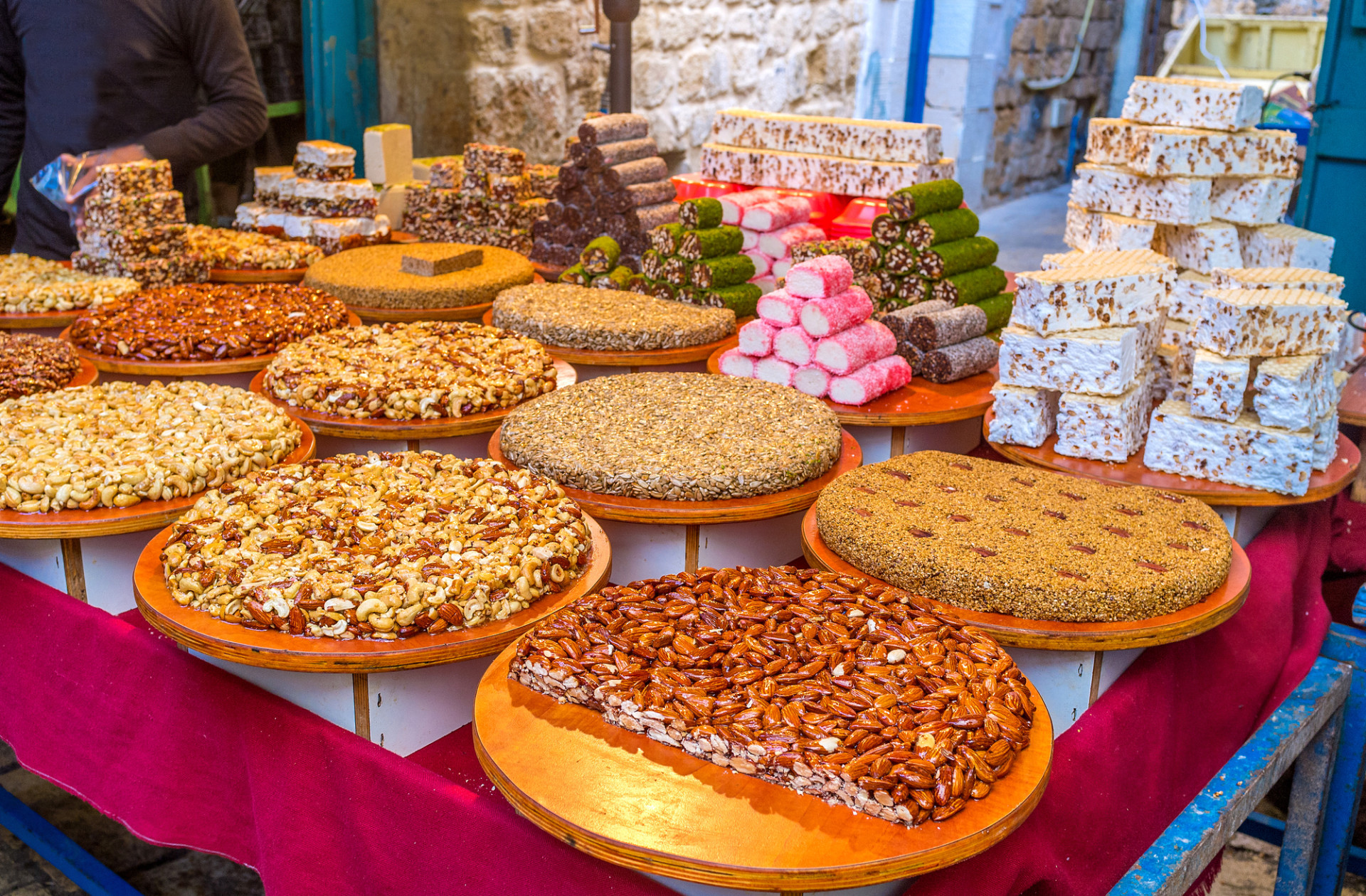 הטעמים המתוקים של עכו. צילום: Depositphotos/efesenko
