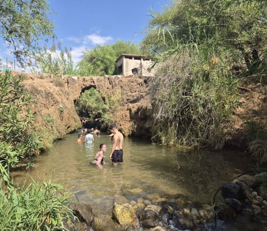 תמונה של הבריכה מתחת לגשר הטרוורטין: טיילנו בנחל שהציף את הטיקטוק - למטייל בישראל (טיולי)