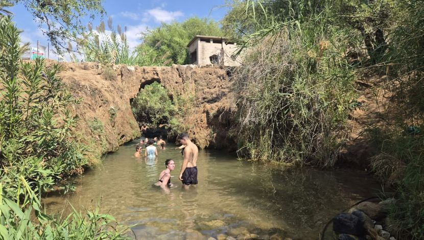 גשר הטרוורטין, נחל צלמון תחתון - הבריכה מתחת לגשר הטרוורטין: טיילנו בנחל שהציף את הטיקטוק (1)