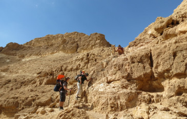יורדים את המפל הגדול בנחל גוב - נחל גוב ומעלה עקרבים (3)