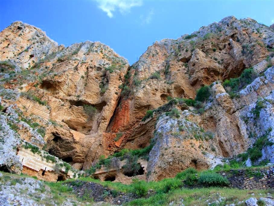 מצוק הארבל | צילום: יורם שפירר, רשות הטבע והגנים