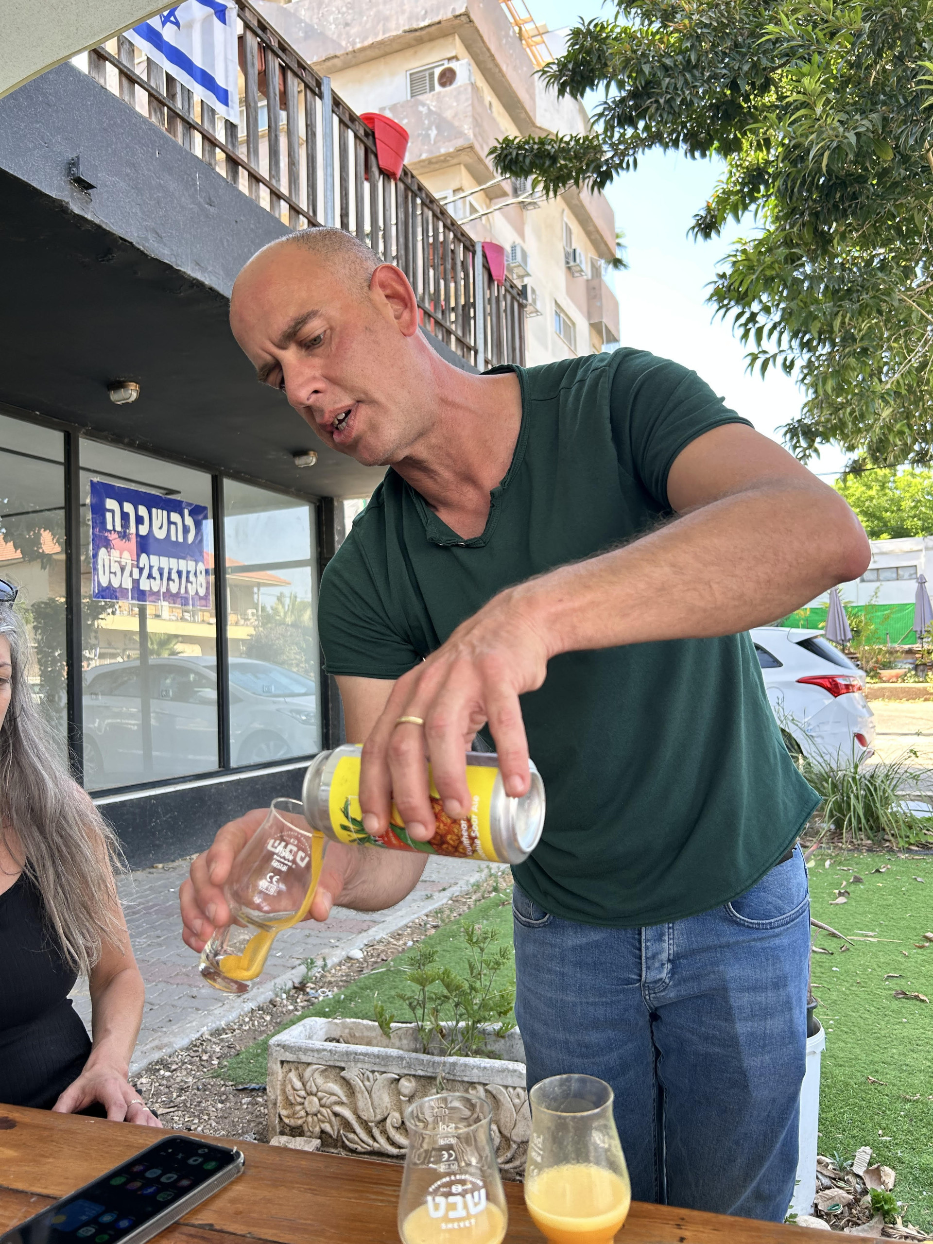 ביגנס