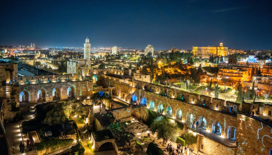 ירושלים בלילה. שווה להישאר לישון כאן. צילום: חנה טייב