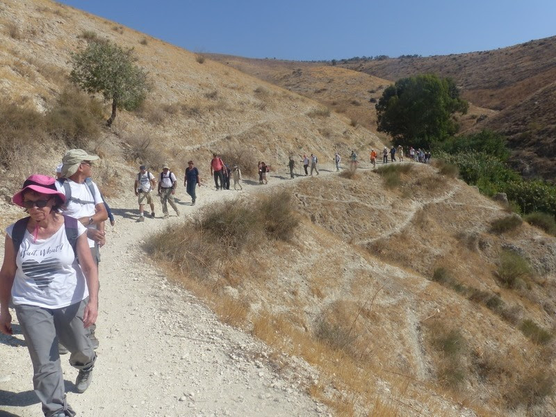 מטיילים ברמת הגולן | צילום: דוד (דוביד) כץ