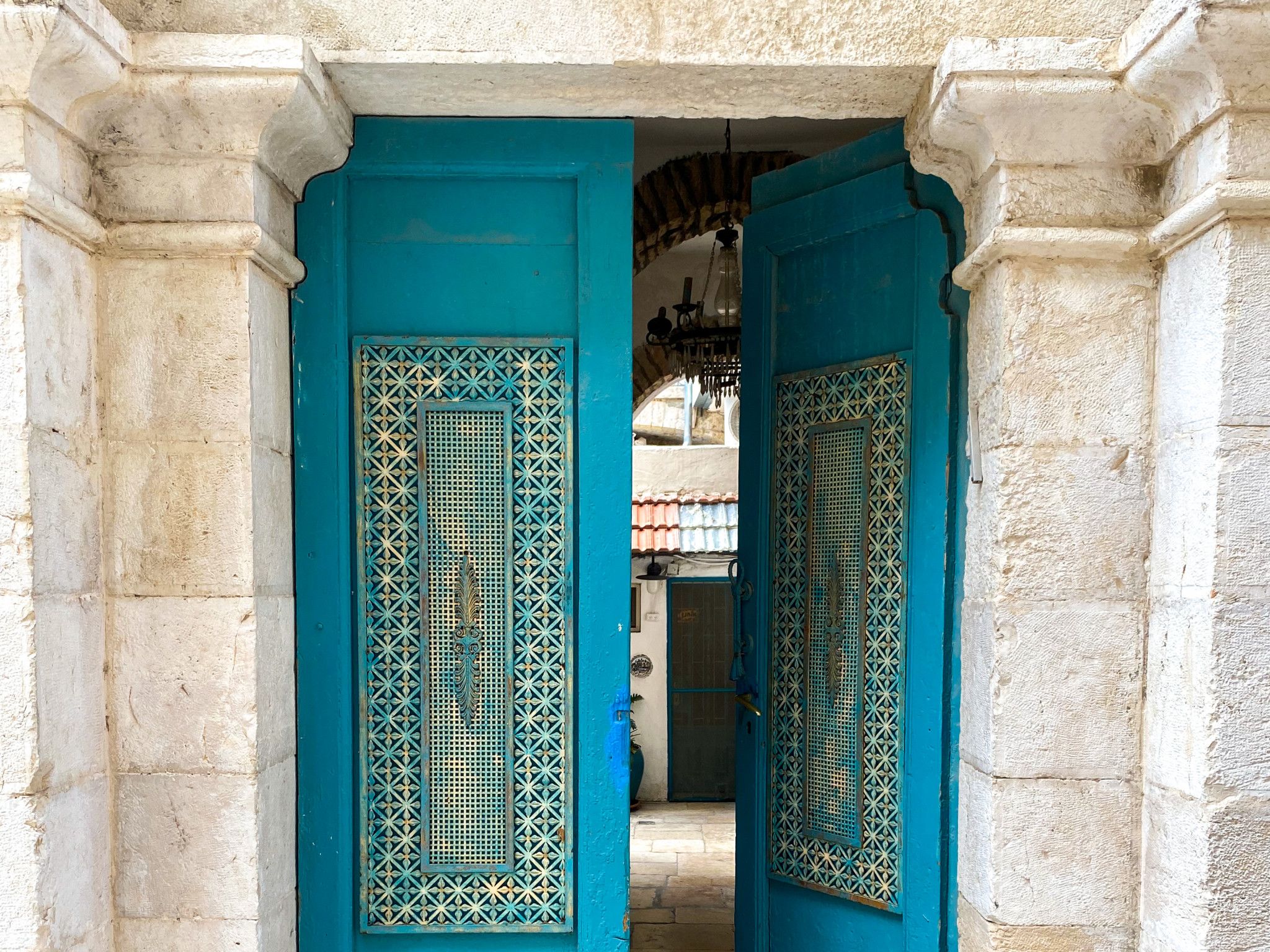 קסם בין סמטאות עין כרם | צילום: בטן מלאה