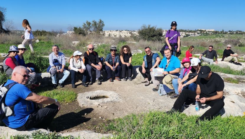 טיול בגבעות הדרומיות של מודיעין - פריטור פריחה ונוף בגבעות מודיעין (1)