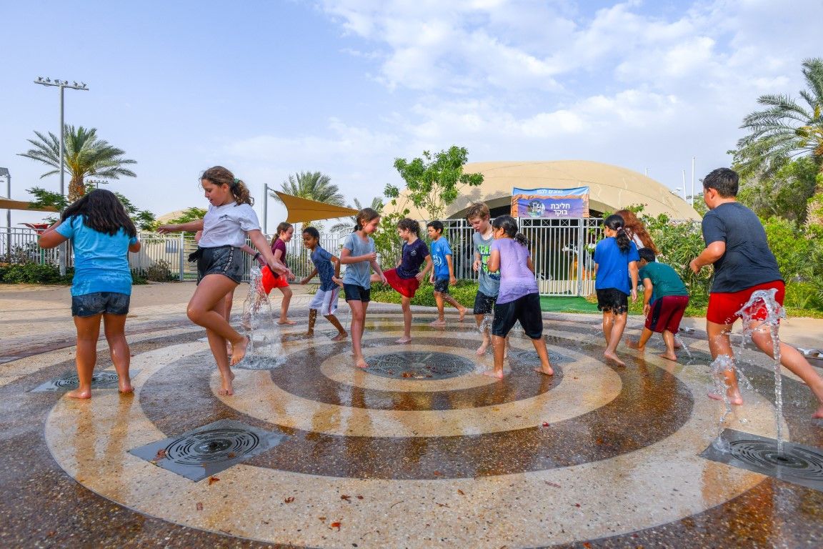 מבלים בפארק. צילום: ארן דולב