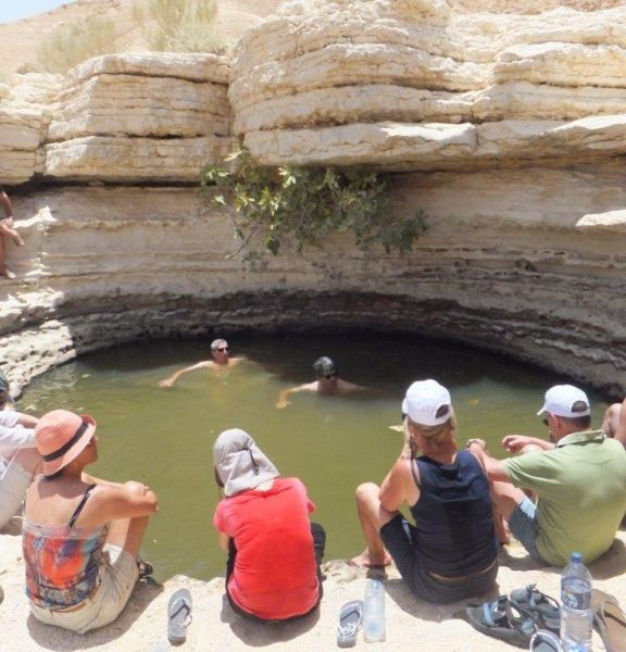 תמונה של גב זרחן ועין אום תינה: מסע רכוב אל הגבים הנסתרים - למטייל בישראל (טיולי)