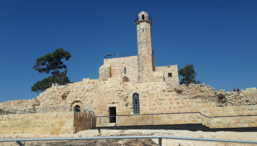 תצפיות ומעיינות, מהר השמחה-נבי סמואל ועד הכפר הקסום ליפתא (1)
