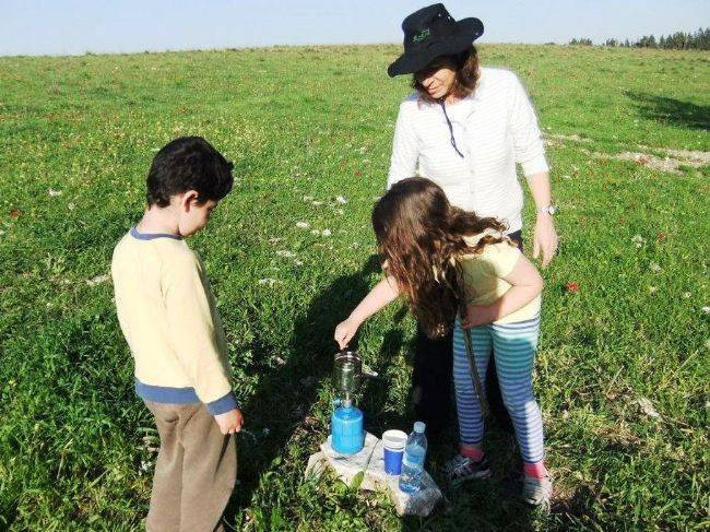 עושים קפה באמצע השטח | צילום: דובי זכאי