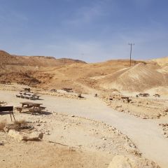 תמונה של חניון לילה גן לאומי מצדה מערב: מחנה מצדה - למטיל בישראל