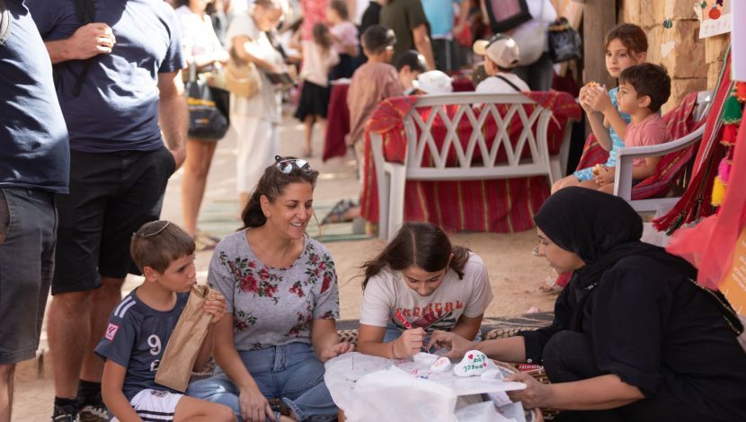 סוכות של חוויות במדבר: לגלות את הנגב דרך האנשים, הטעמים והסיפורים (1)