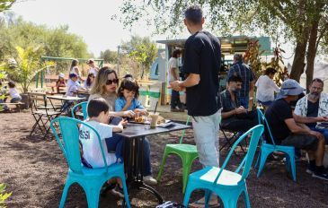 חצר יהודיה: עגלת קפה בין הגולן לכנרת (2)
