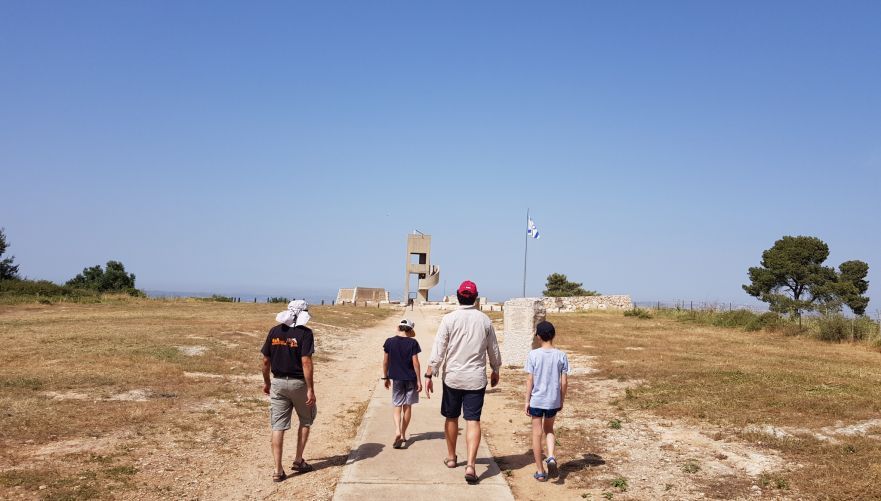 בדרך אל אנדרטת הקיבוצים | צילום: נאור שקד
